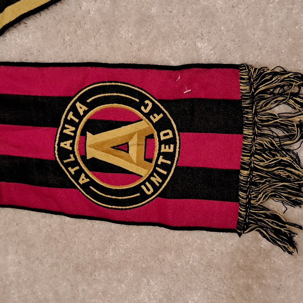 Atlanta United FC 17 Season Ticket Member Soccer Scarf - Picture 4 of 7